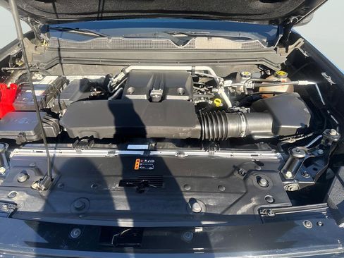 Used 2023 GMC Canyon Denali image 16