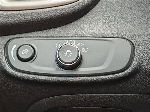 Used 2020 Chevrolet Trax LS FWD image 9