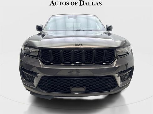 Used 2023 Jeep Grand Cherokee Altitude AWD/4WD image 3