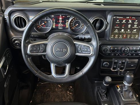 Used 2021 Jeep Wrangler Unlimited Sahara AWD/4WD image 16