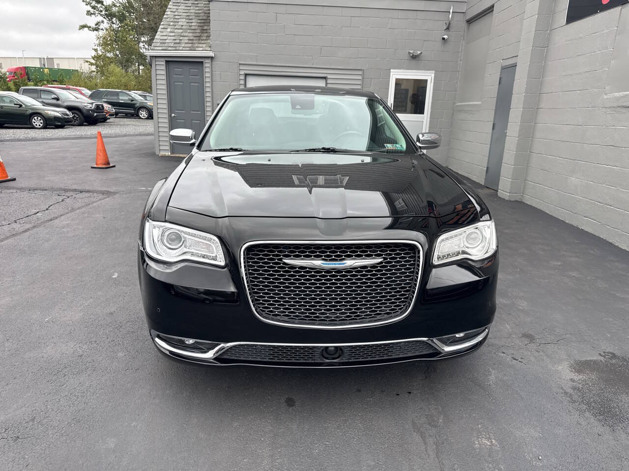 Used 2017 Chrysler 300 C w/ Safetytec Plus Group AWD/4WD image 2