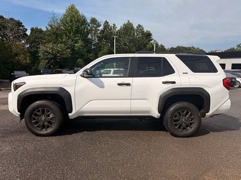Used 2026 Toyota 4Runner SR5 AWD/4WD image 2