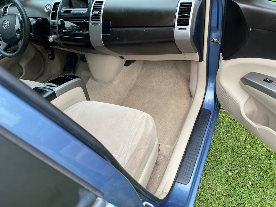 Used 2005 Toyota Prius w/ Pkg 3 FWD image 32