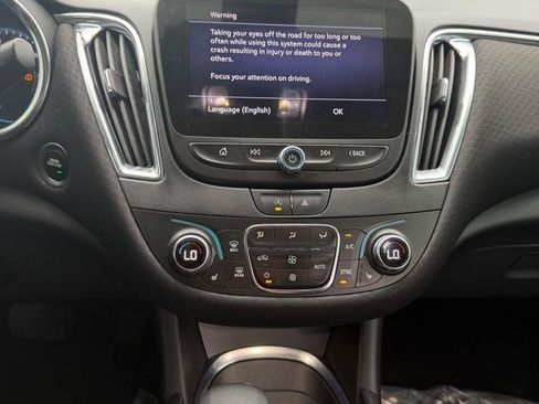 Used 2021 Chevrolet Malibu LT FWD image 19