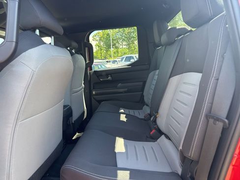 Used 2025 Toyota Tacoma TRD Sport image 11