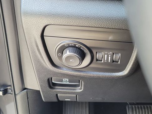 Used 2022 Jeep Grand Cherokee Limited RWD image 20
