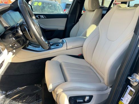 Used 2022 BMW X5 xDrive40i w/ Premium Package image 6
