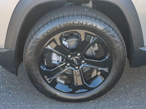 New 2026 Chevrolet Equinox LT w/ Convenience Package II image 9