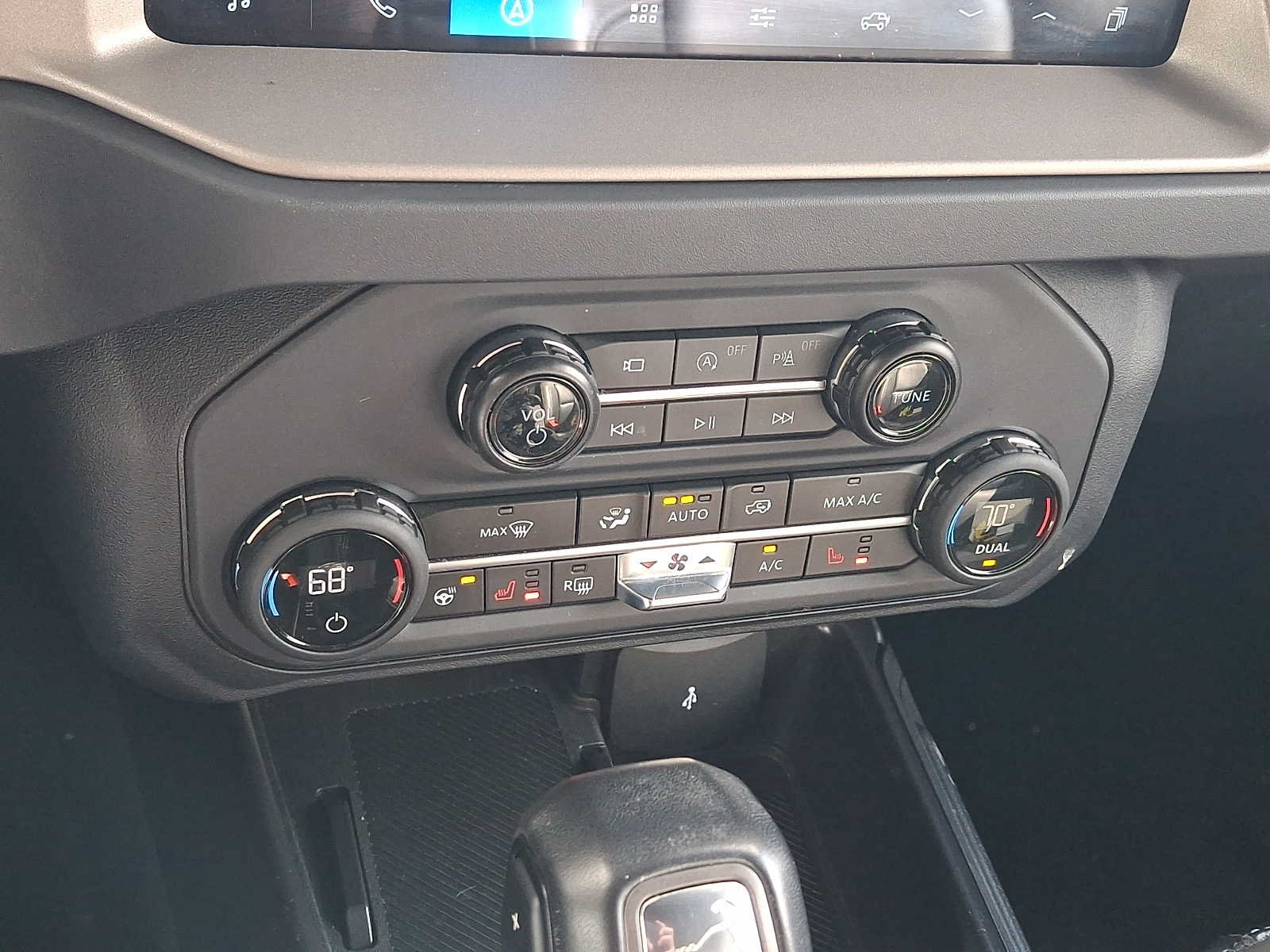 Used 2025 Ford Bronco Outer Banks AWD/4WD image 15