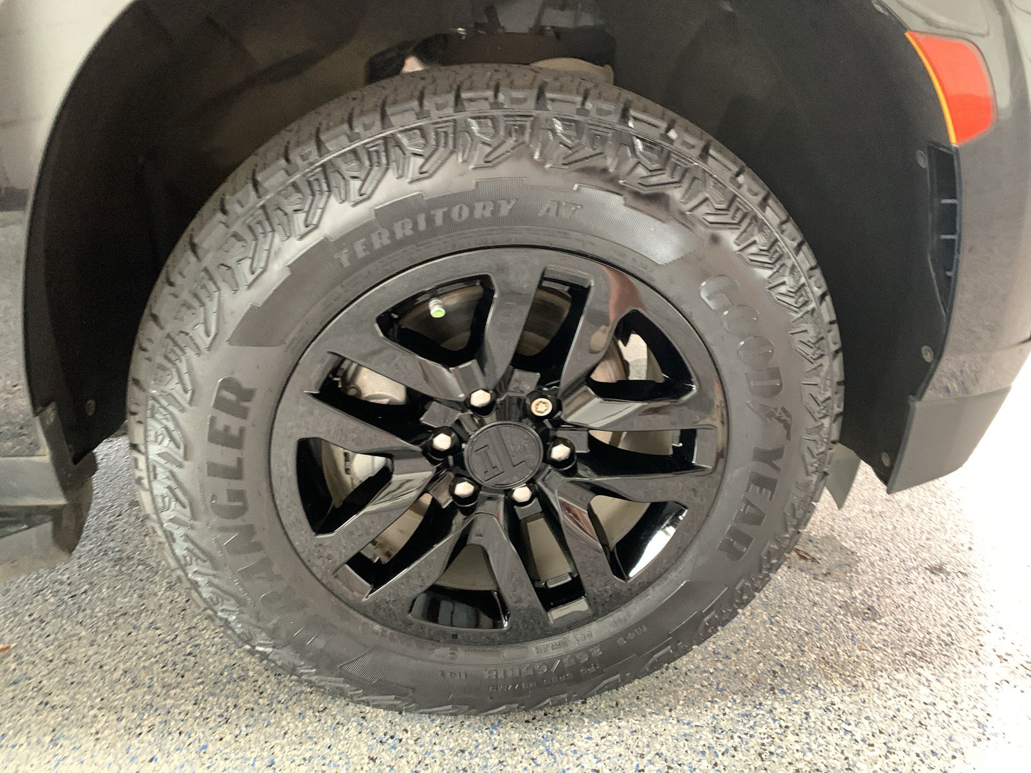 Used 2021 Chevrolet Tahoe LS RWD image 35