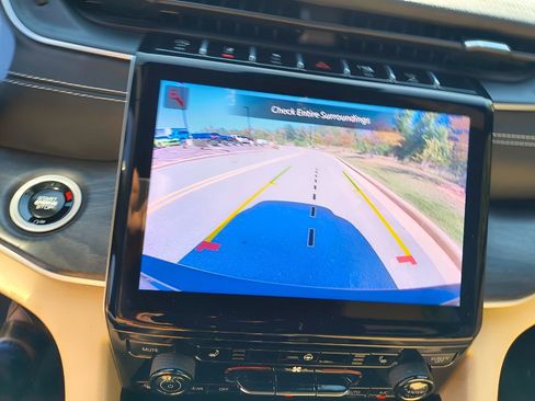 Used 2024 Jeep Grand Cherokee L Limited w/ Black Appearance Package image 22