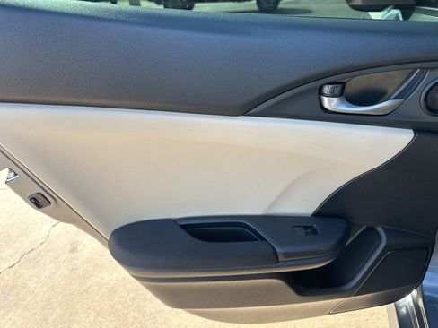 Used 2018 Honda Civic EX image 22
