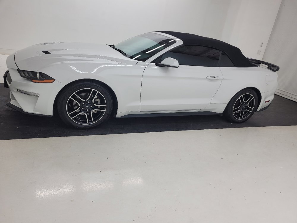 Used 2021 Ford Mustang Premium RWD image 2