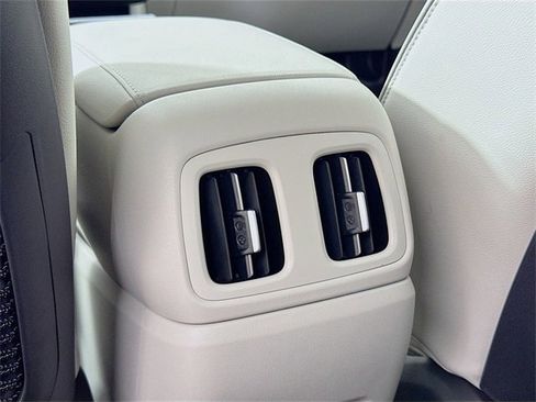 New 2026 Hyundai Tucson Limited image 38