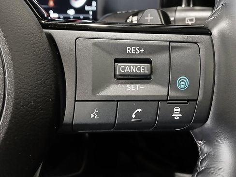 Used 2024 Nissan Pathfinder Platinum w/ Cargo Package image 31