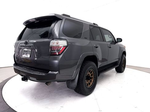 Used 2020 Toyota 4Runner SR5 AWD/4WD image 16