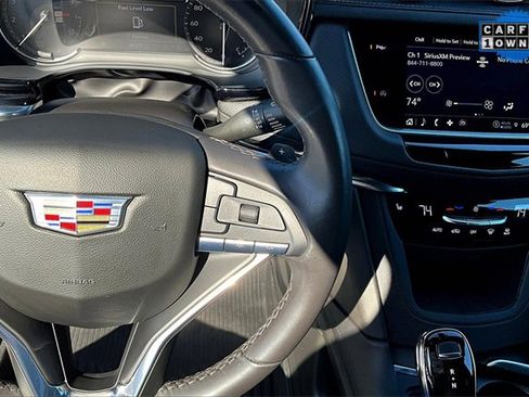 Used 2023 Cadillac XT6 Luxury image 19