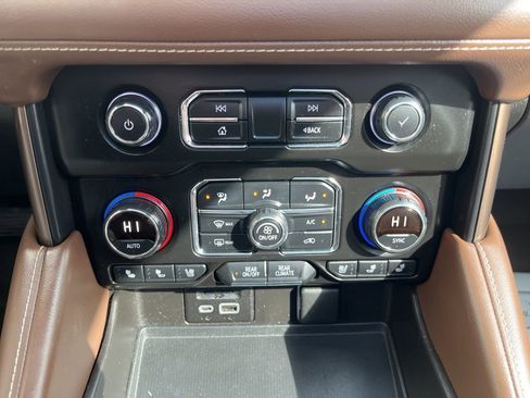 Used 2021 Chevrolet Tahoe High Country AWD/4WD image 24