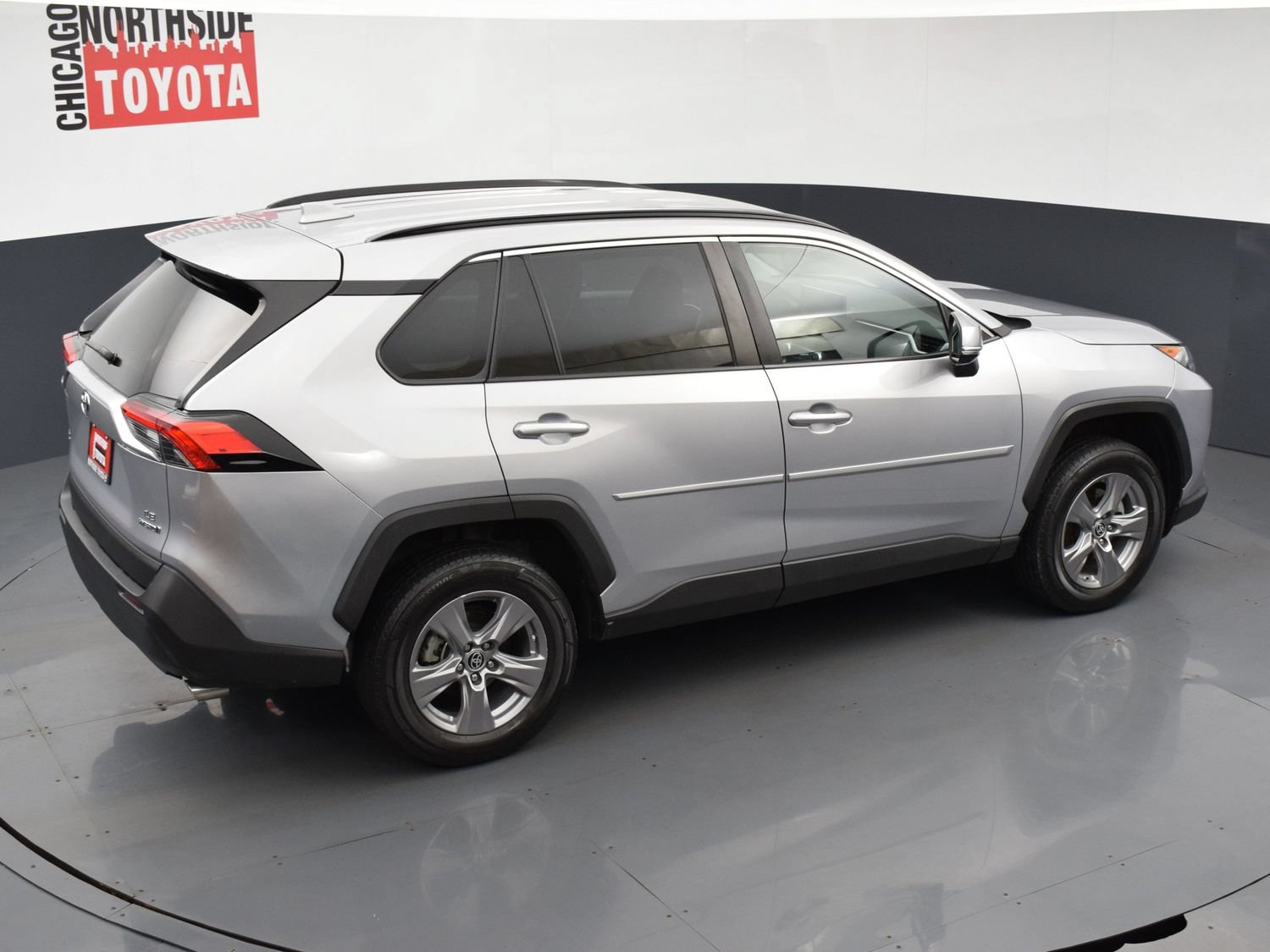 Used 2022 Toyota RAV4 LE AWD/4WD image 19
