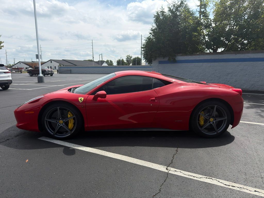 Used 2011 Ferrari 458 Italia Coupe RWD image 2
