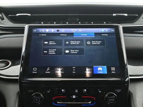 Used 2023 Jeep Grand Cherokee Trailhawk w/ Luxury Tech Group III AWD/4WD image 12