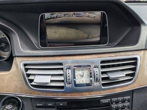 Used 2014 Mercedes-Benz E 350 Sedan image 25