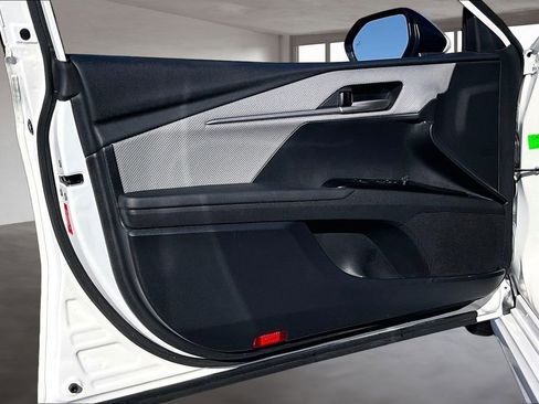 Used 2025 Toyota Camry SE w/ Convenience Package FWD image 20