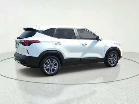 Certified 2023 Kia Seltos LX AWD/4WD image 6