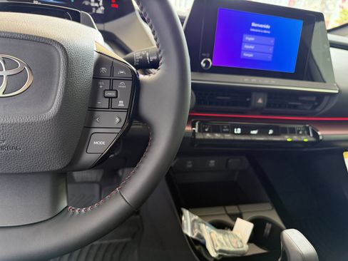 Certified 2025 Toyota Prius Plug-In Hybrid image 10