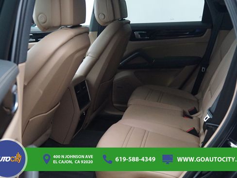 Used 2020 Porsche Cayenne AWD/4WD image 14