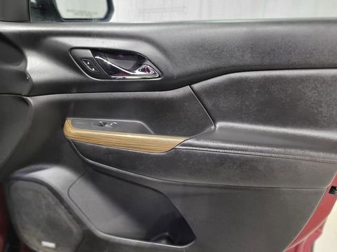 Used 2018 GMC Acadia SLE image 53