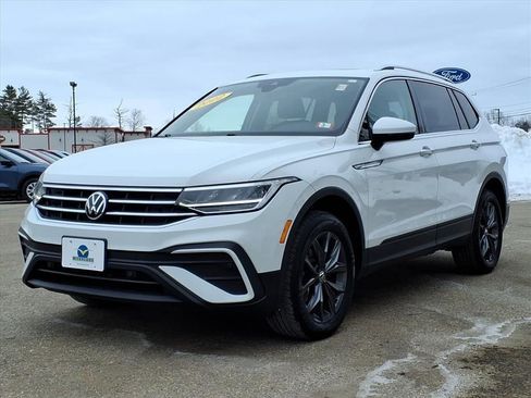 Used 2022 Volkswagen Tiguan SE w/ Panoramic Sunroof Package image 28