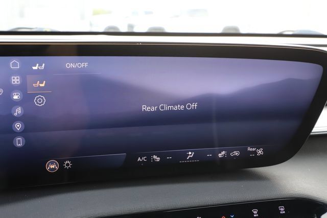 Used 2025 Buick Enclave Preferred AWD/4WD image 33