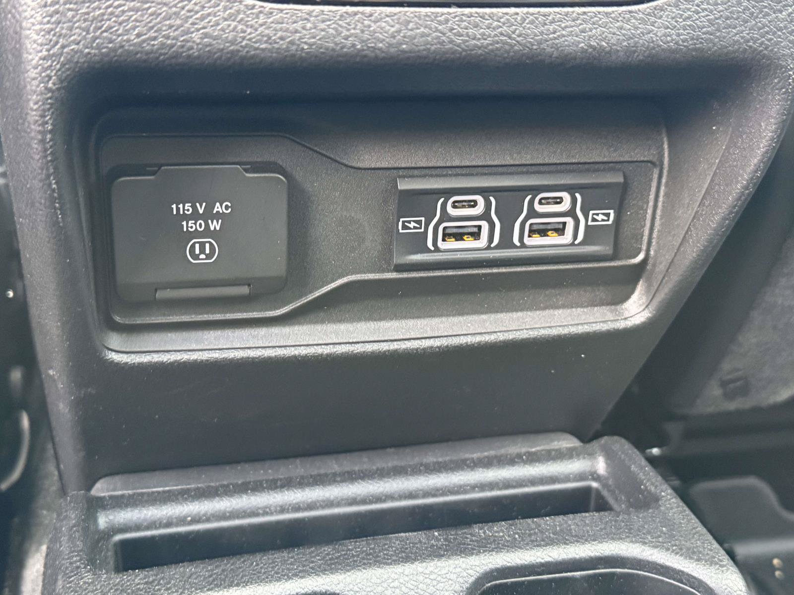 Used 2023 Jeep Grand Cherokee L Limited w/ Luxury Tech Group II AWD/4WD image 34
