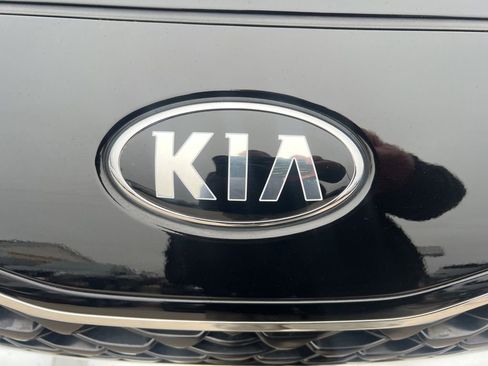 Certified 2022 Kia Sportage LX w/ LX FWD Value Edition Package image 28