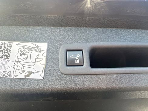 Used 2024 Toyota Sienna XSE image 39