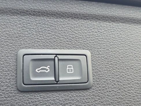 Used 2018 Audi Q5 2.0T Premium Plus w/ Premium Plus Package image 23