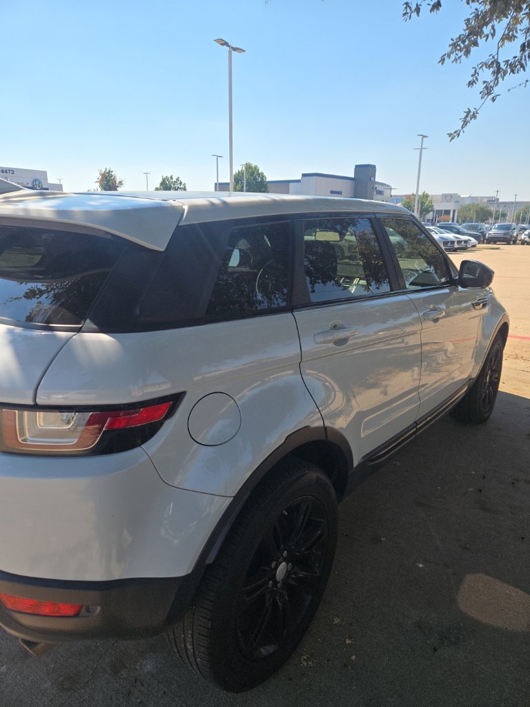 Used 2017 Land Rover Range Rover Evoque SE AWD/4WD image 10