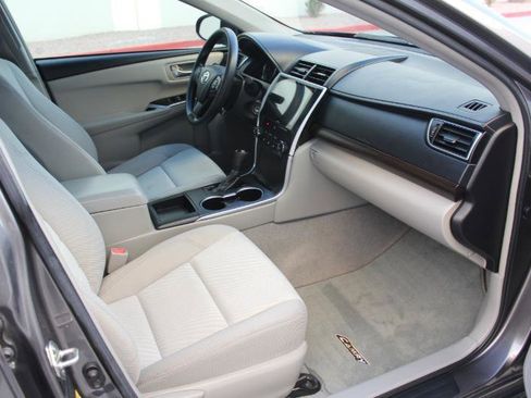 Used 2016 Toyota Camry LE image 19