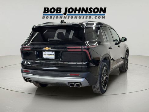 Used 2025 Chevrolet Traverse LT w/ Sun and Wheel Package AWD/4WD image 3
