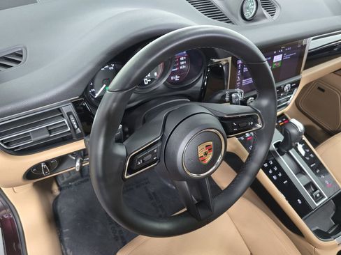 Used 2025 Porsche Macan AWD/4WD image 4