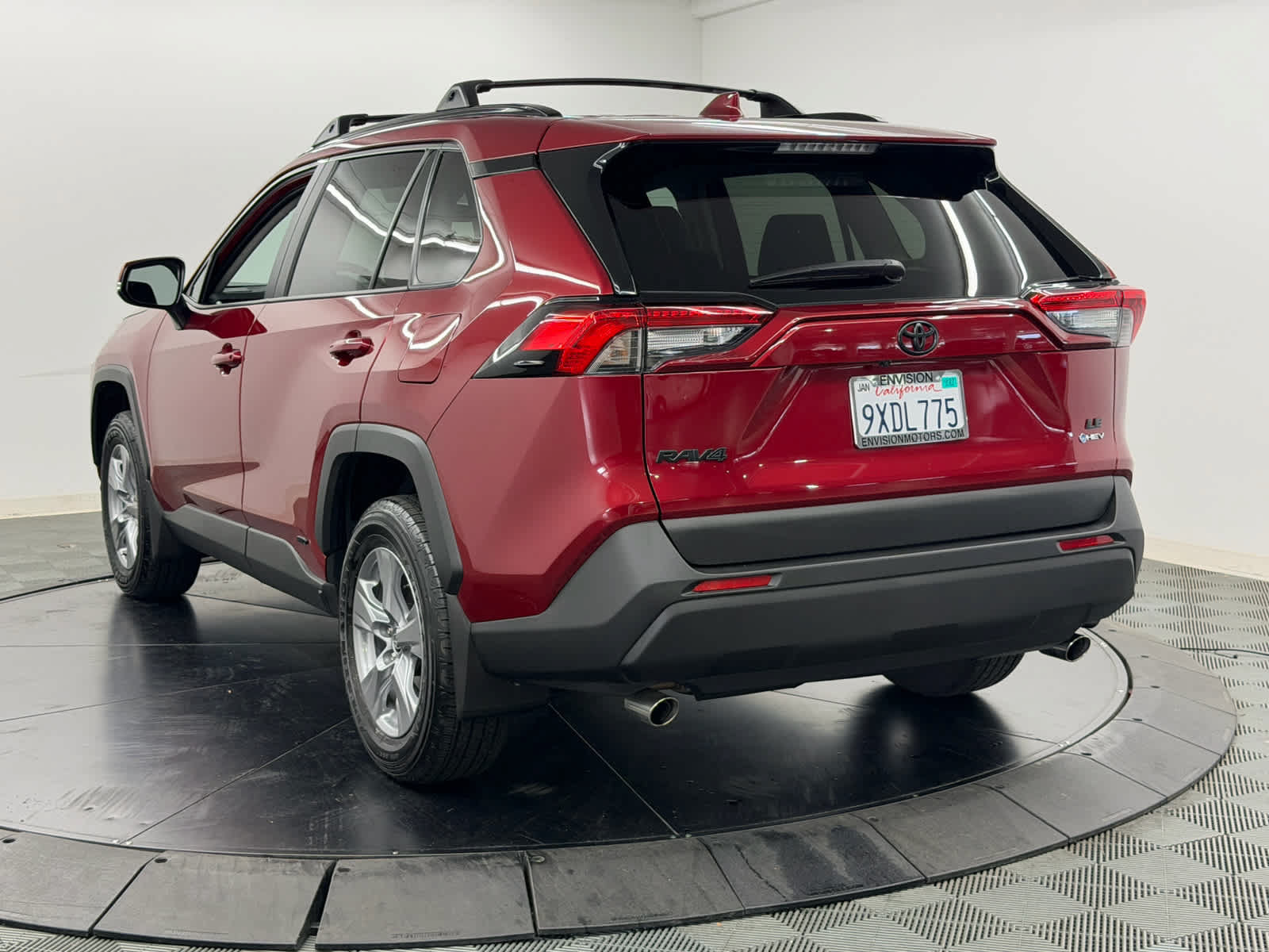 Used 2025 Toyota RAV4 LE AWD/4WD image 10