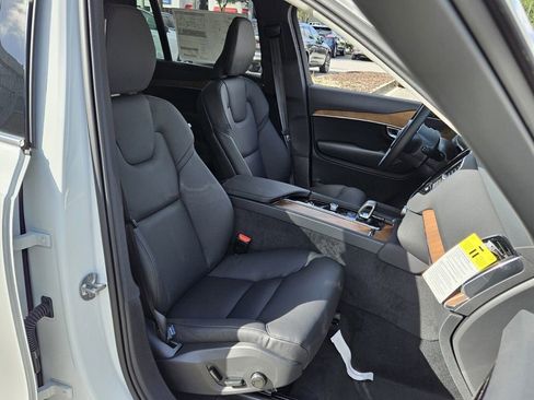 New 2025 Volvo XC90 T8 Plus w/ Protection Package Premier AWD/4WD image 19