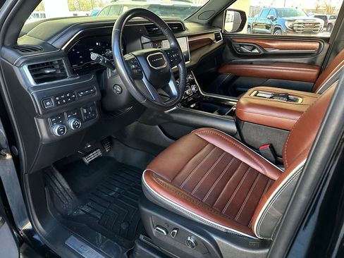 Used 2023 GMC Yukon Denali Ultimate AWD/4WD image 11