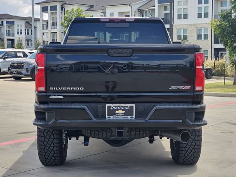 New 2026 Chevrolet Silverado 2500 ZR2 AWD/4WD image 8