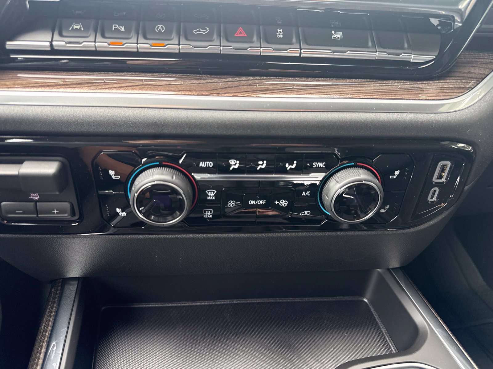 New 2026 Chevrolet Silverado 1500 RST w/ RST All Star Premium Package AWD/4WD image 23