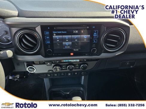 Used 2017 Toyota Tacoma TRD Sport RWD image 25