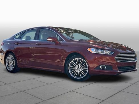 Used 2014 Ford Fusion SE w/ Equipment Group 202A image 3