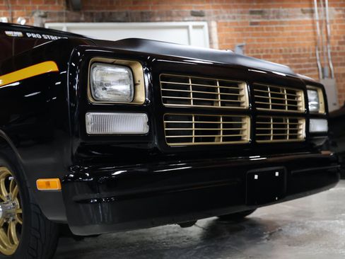 Used 1992 Dodge D/W Truck 150 image 12