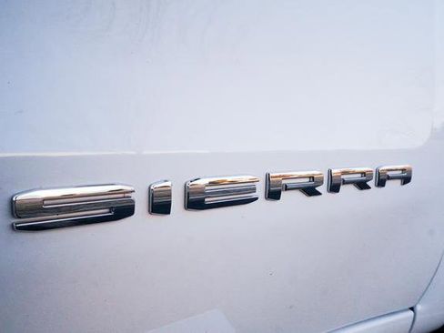 Used 2025 GMC Sierra 1500 SLT w/ SLT Premium Plus Package image 48